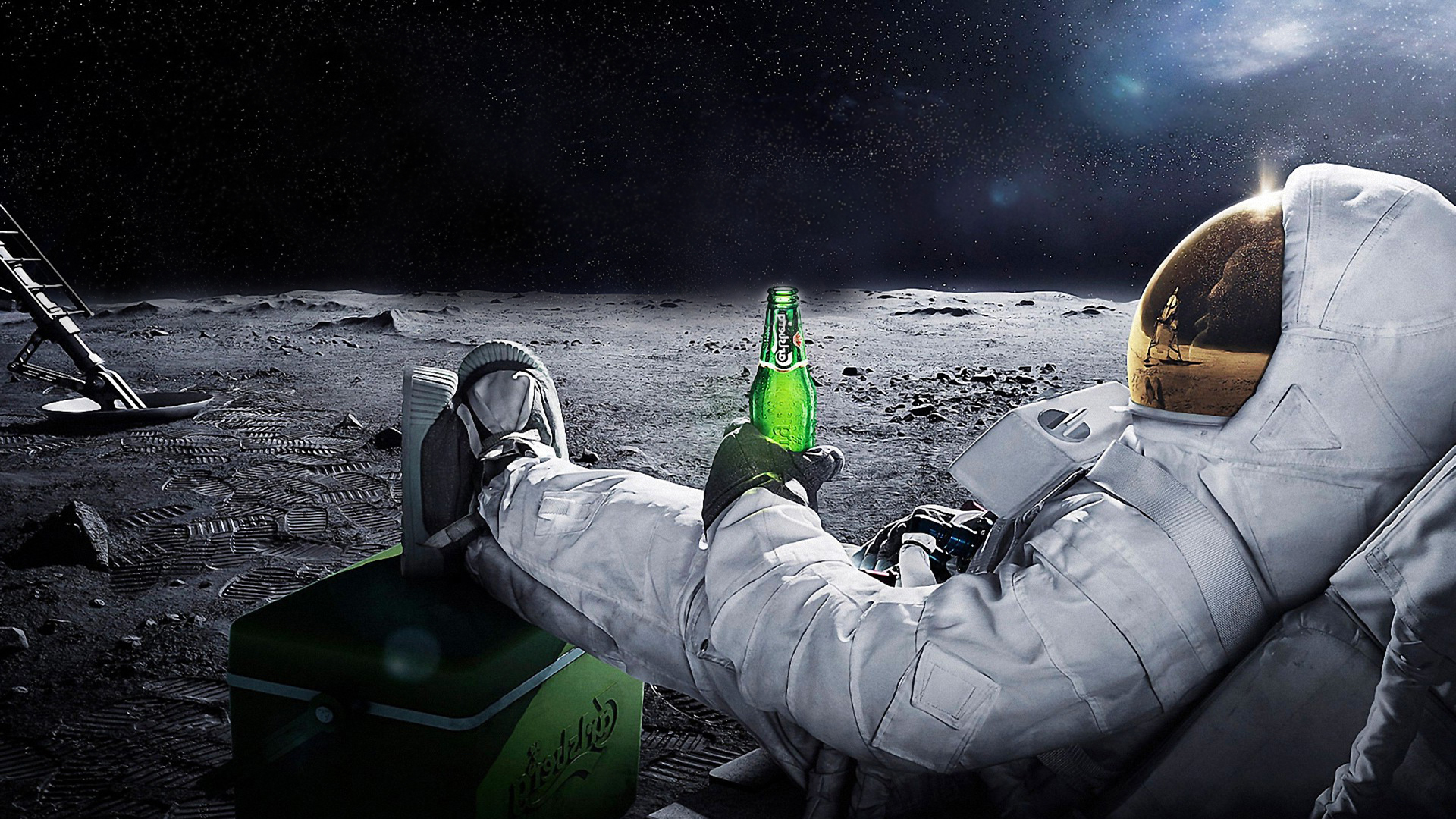 Astronaut Drinking Beer On Moon Wallpaper 4k - carrotapp
